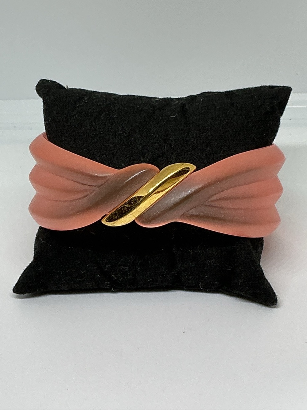 VTG Avon Frosted Peach Lucite Bangle Bracelet Gold Tone Accents